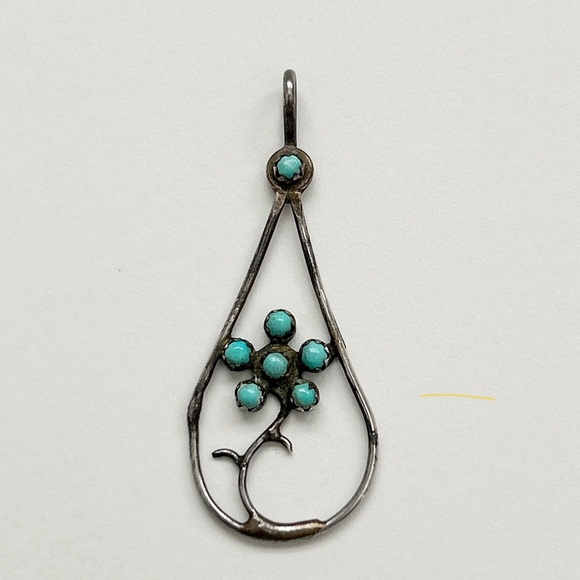 Vintage Southwestern Petit Point Turquoise Flower Sterling Silver Pendant - Picture 6 of 7